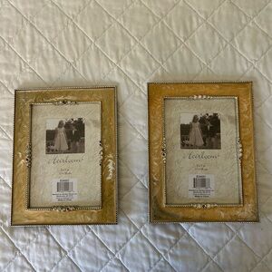 Elegant Gold Picture Frame Set